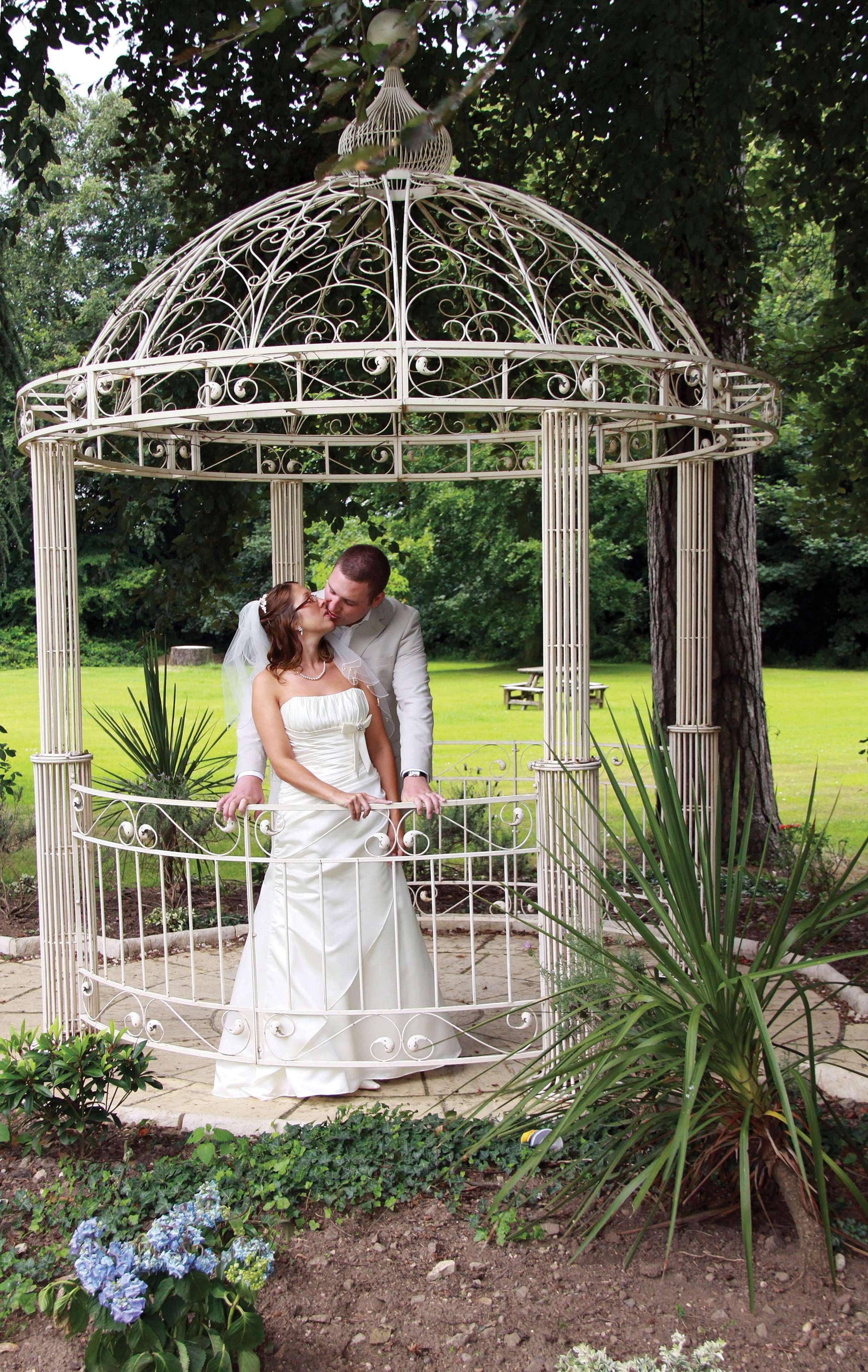 Weston Hall Sure Collection By Western Bulkington