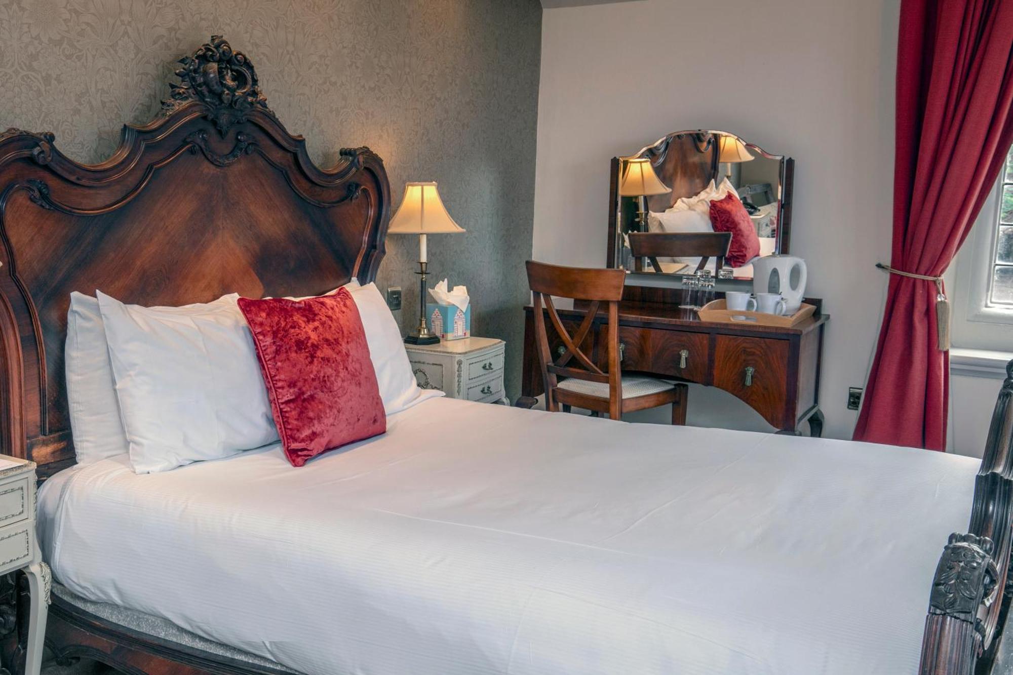 Weston Hall Sure Collection By Western Bulkington